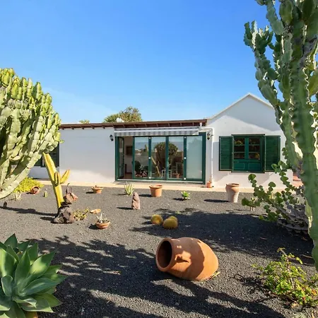 Villa Sarita Sol By *