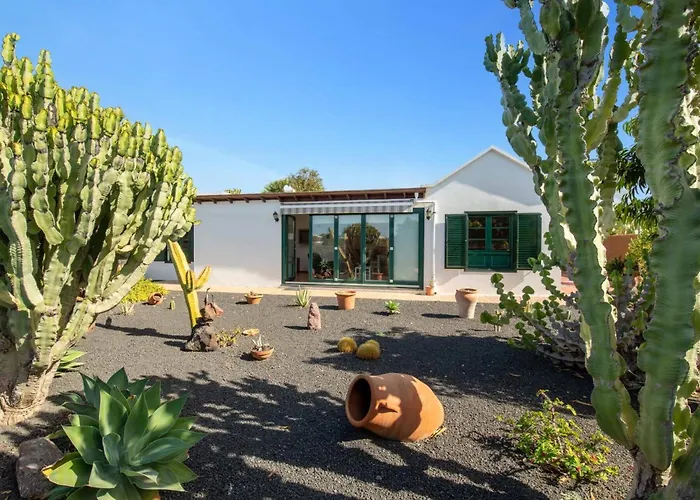 Villa Sarita Sol By *